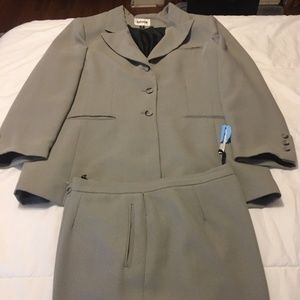 Kasper Gray Pant Suit, Plus Size